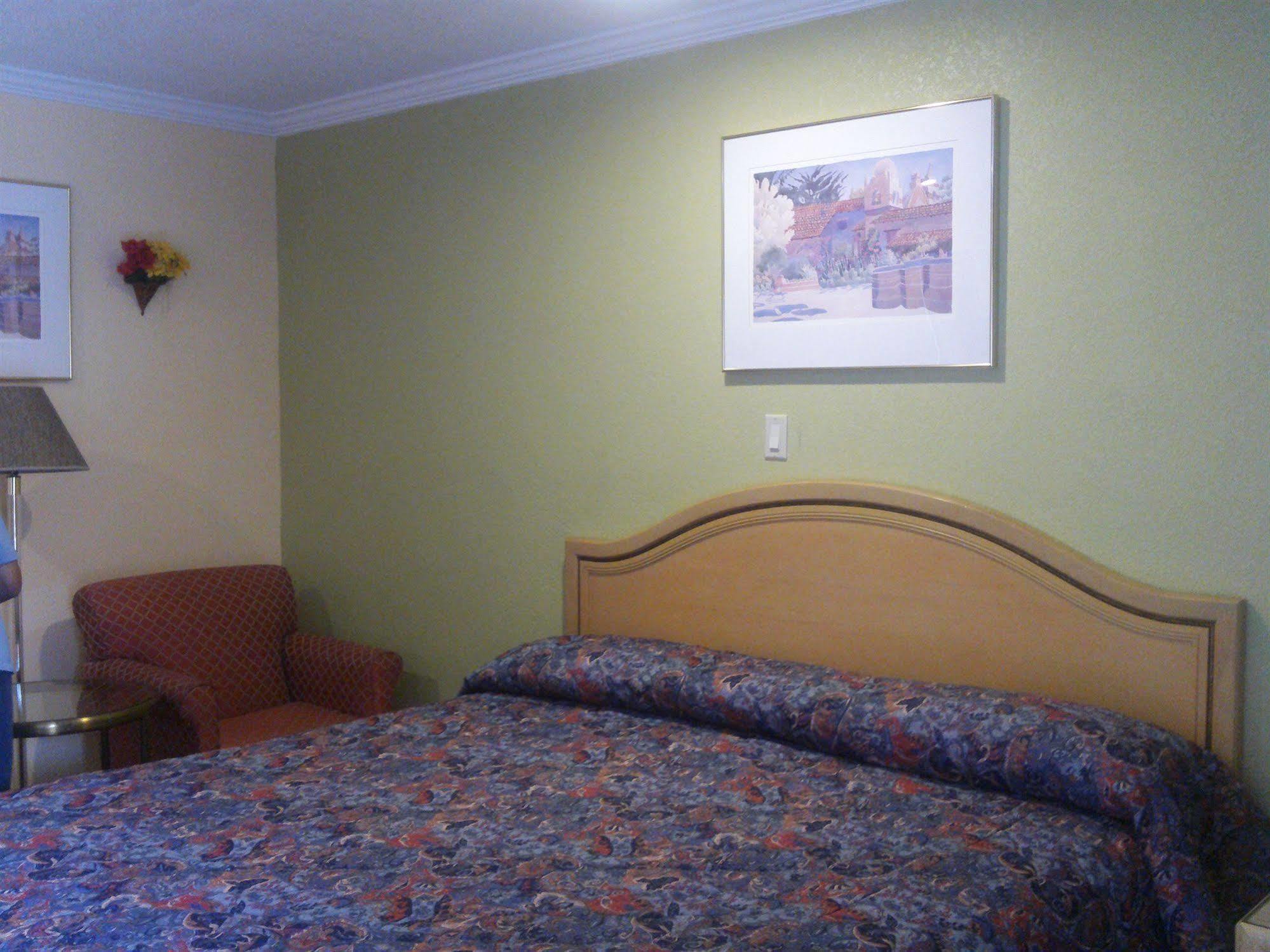 Sunstar Inn ลอส บานอส ภายนอก รูปภาพ